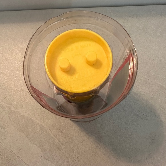 2003 M&M's Collectibles Yellow Mini Bobble Head Character Christmas - Picture 5 of 7